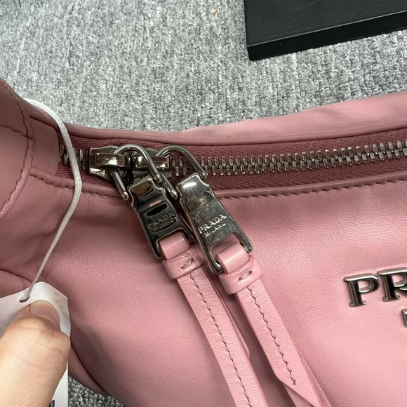 100% Authentic Prada Shoulder Bag 835-102324 - Picture 5 of 15